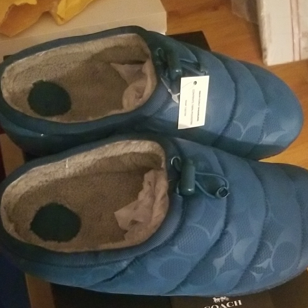 Brand new In Box!COACH Quilted Blue RACHELLE LAGOON Slippers. - Picture 6 of 9